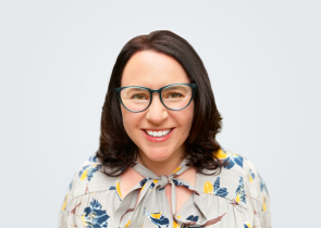 Headshot of Amanda Hutchinson